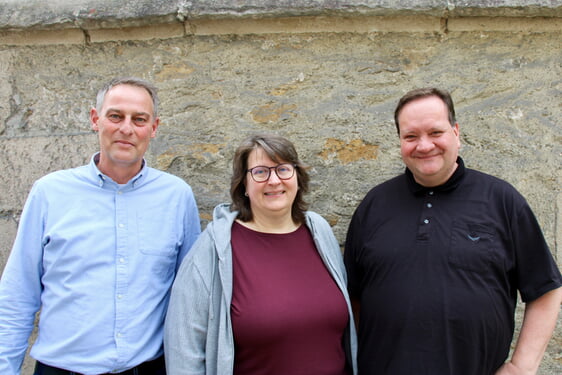 Schuldekan Dr. Joachim Bayer, Sekretärin Eva Sehne, Studienleiter Bernd Müllerschön,